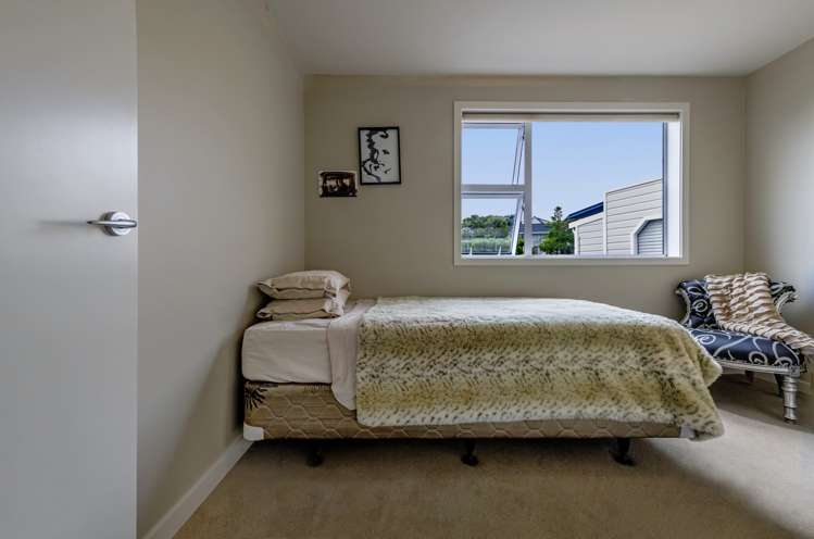 11 Dart Crescent Island Bay_10