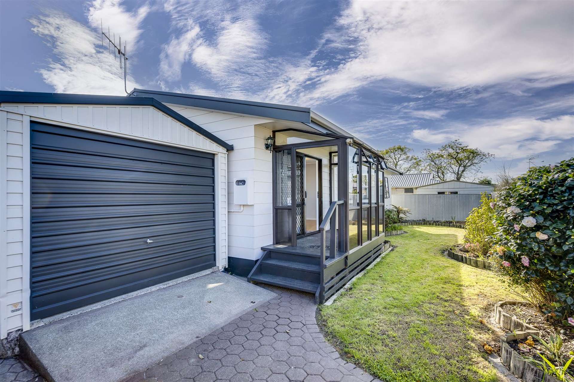 2/32 Spriggs Crescent Greenmeadows_0