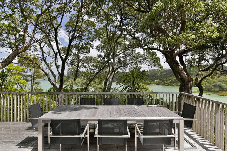 33 Arapito Road Titirangi_16