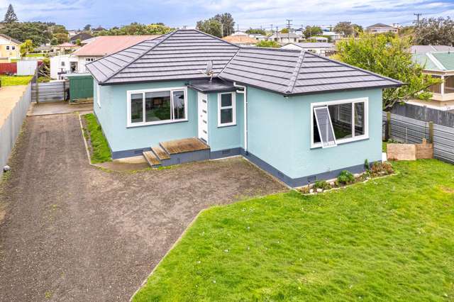 Sunshine, space, and easy living on Puriri Street