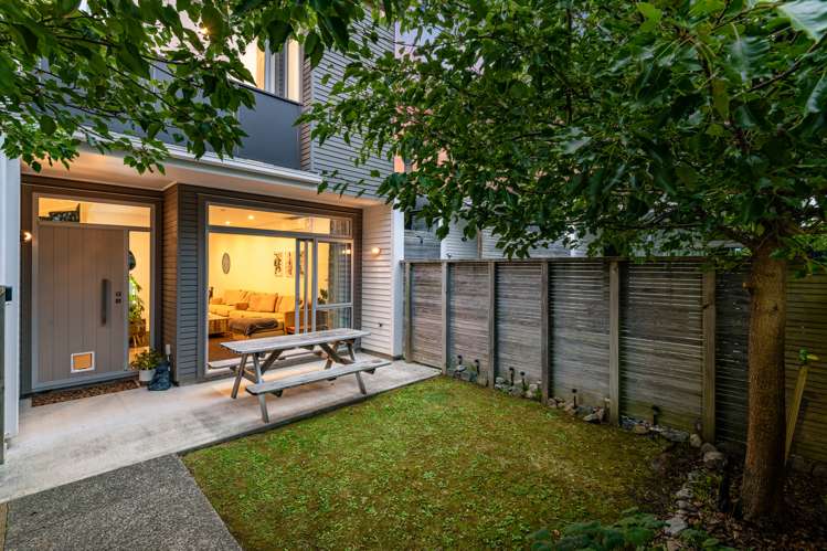 11/59 The Parade Island Bay_9