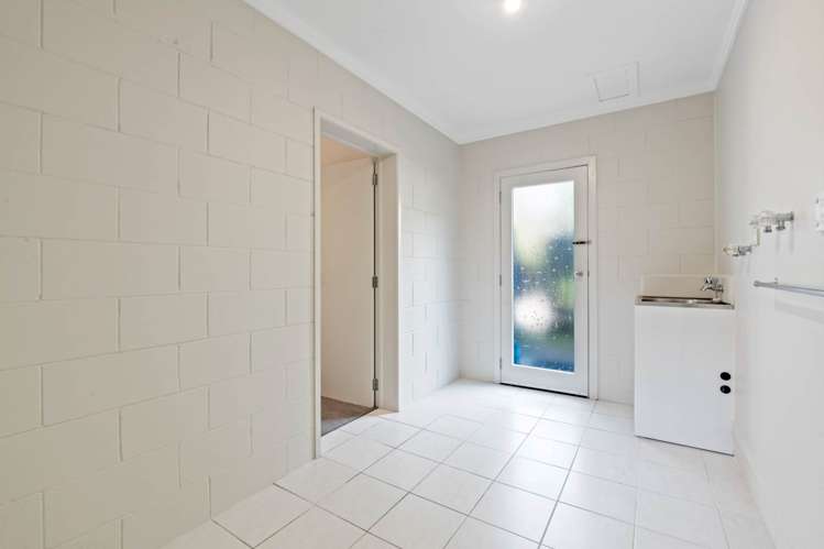 10 Commodore Parry Road Castor Bay_11