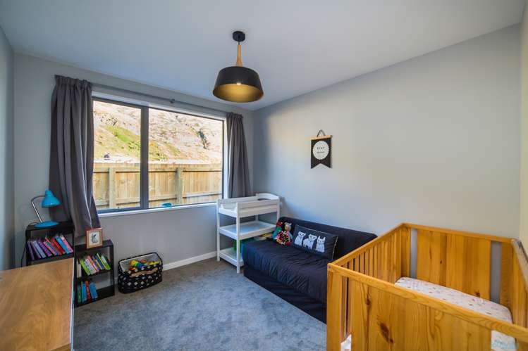 52 Myles Way Lower Shotover_18
