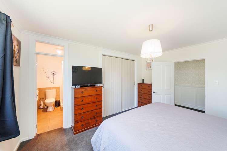 12 Clive Street Halcombe_12