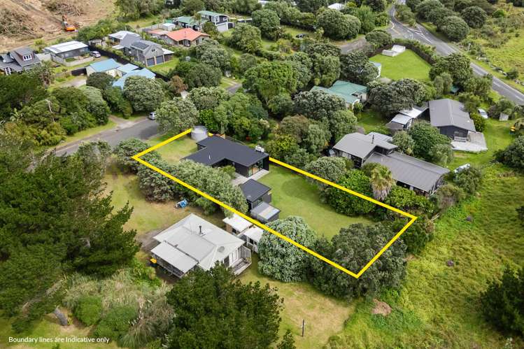 8 Erangi Place Bethells Beach_43