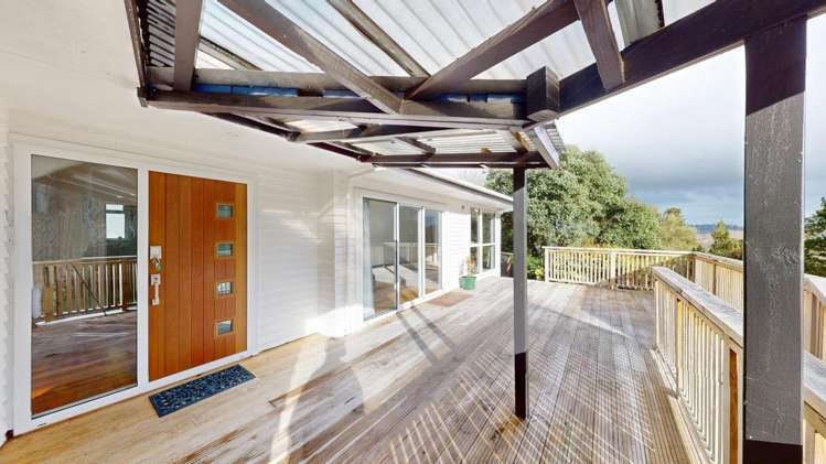 18 Mount View Road Bastia Hill_19