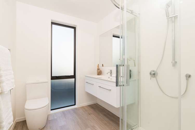 15 Trudi Place Green Island_11