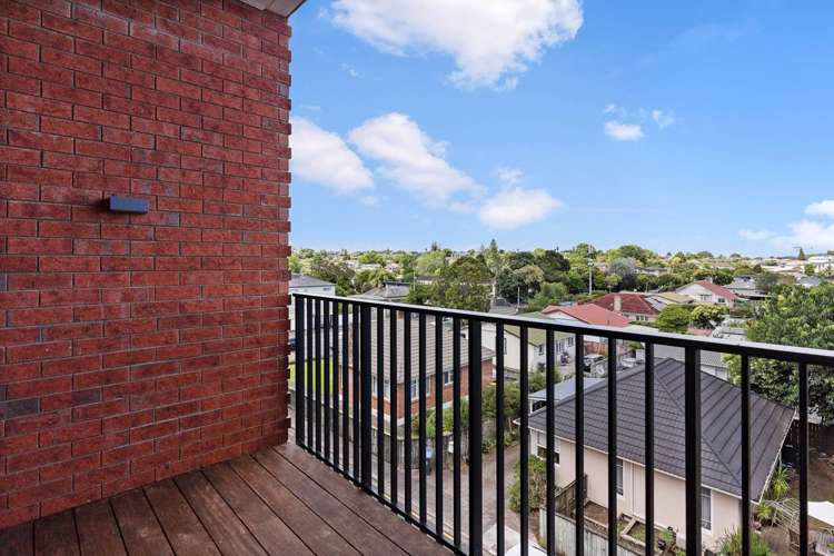 303/1a Soljak Place Mount Albert_5