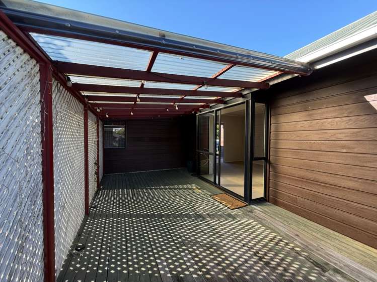  147 Botany Road Botany Downs_9