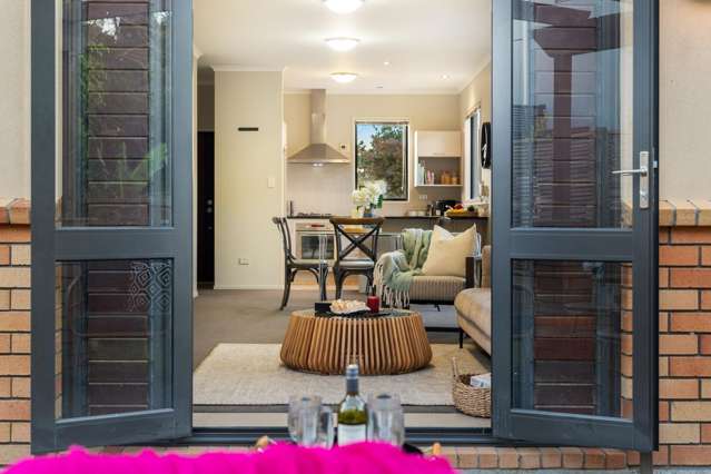 50 Greenbough Lane Greenhithe_2