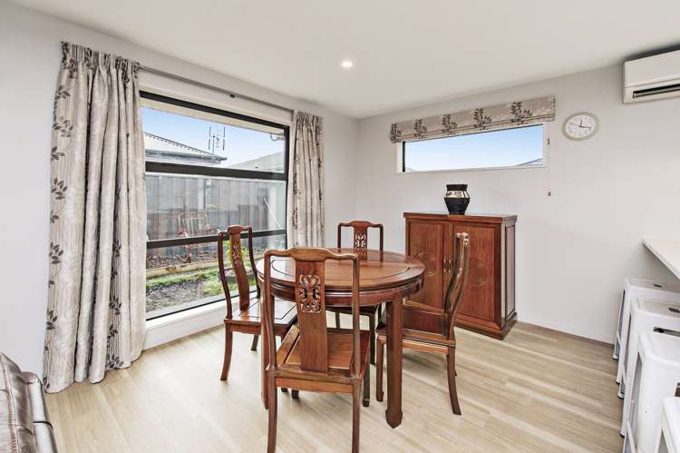 77 Sunline Avenue Lincoln_5