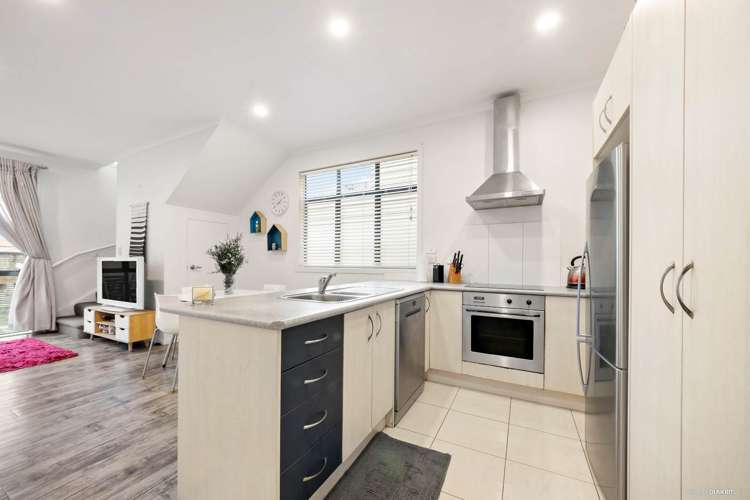 32/1 Ambrico Place New Lynn_8