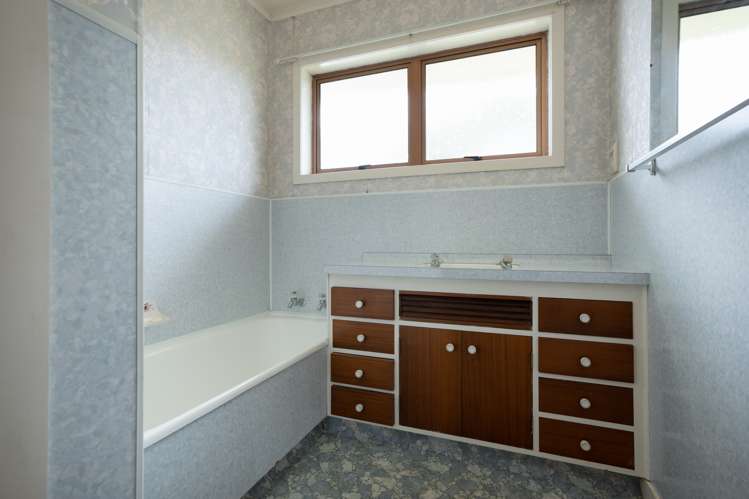 31 Campbell Street Leamington_13