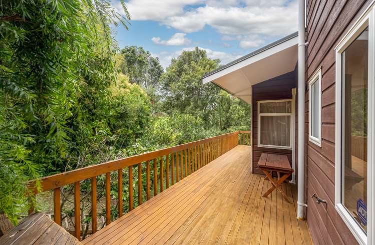 18 Gibson Place Mellons Bay_14