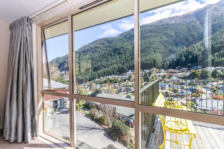 12b Broadview Rise Fernhill/Sunshine Bay_12