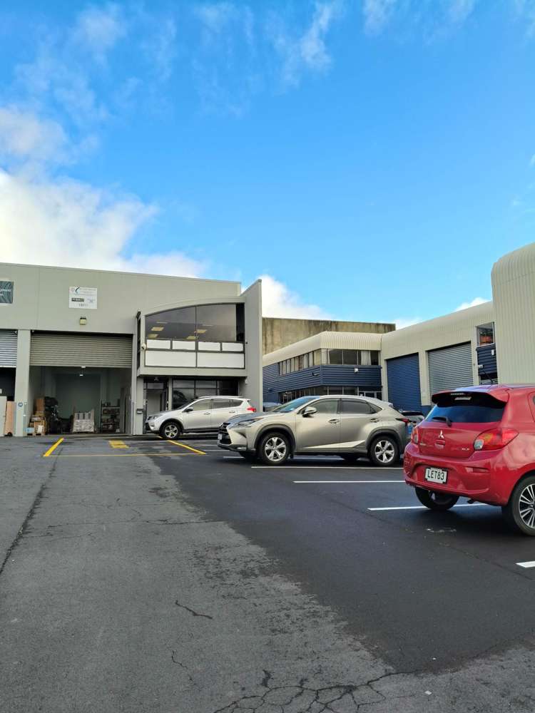 Unit 1/33 Waipareira Avenue Henderson_1