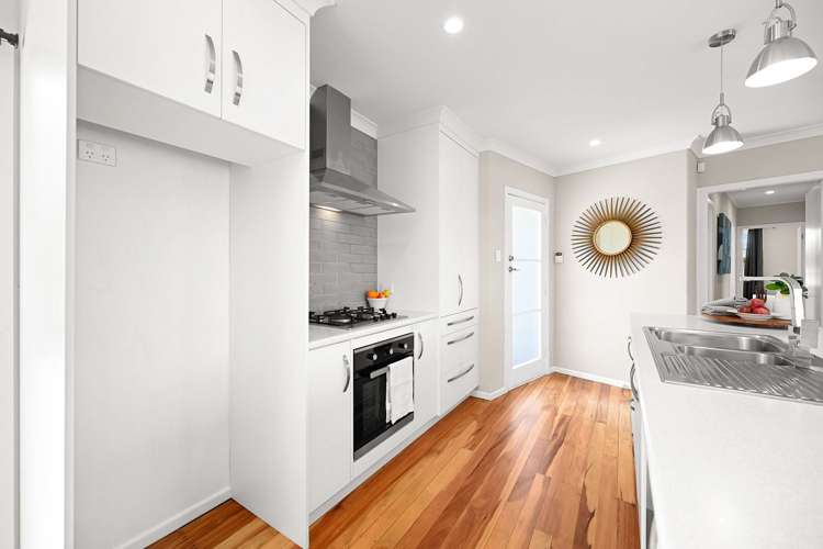 56 Southsea Crescent Silverdale_8