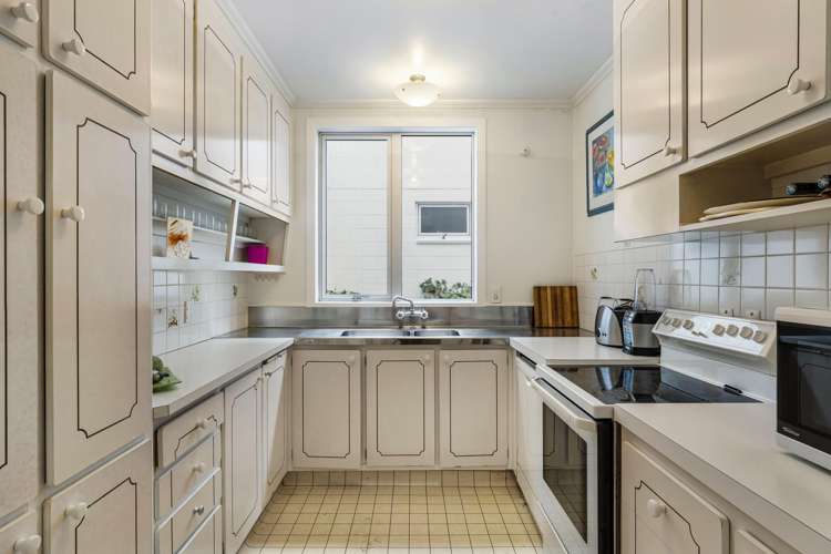 2 and 3/14 Portland Road Remuera_12