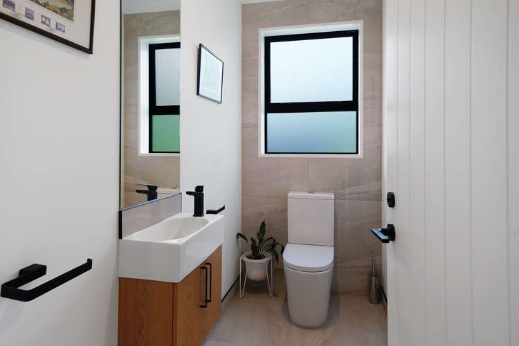 5 Carnaveron Drive Lincoln_18