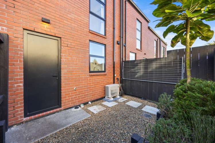 7 Puhua Lane Mount Roskill_21