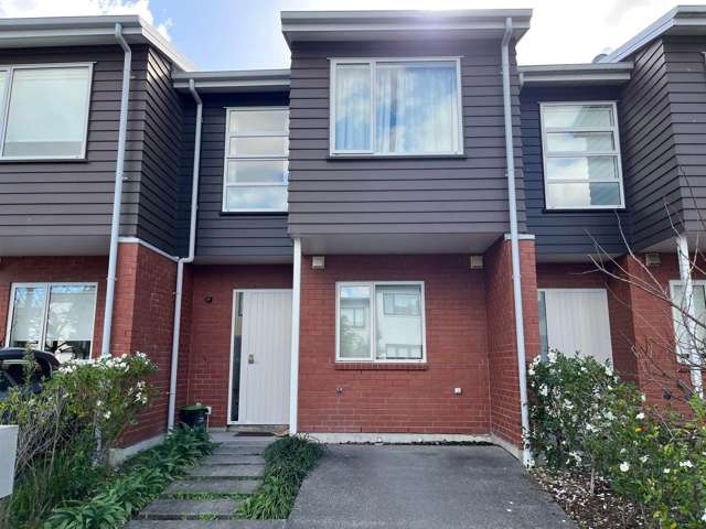 3 Bedroom Townhouse availaible in Mt Wellington
