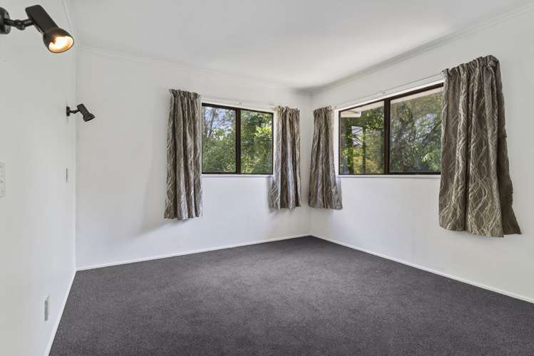 17 Titirangi Road New Lynn_9