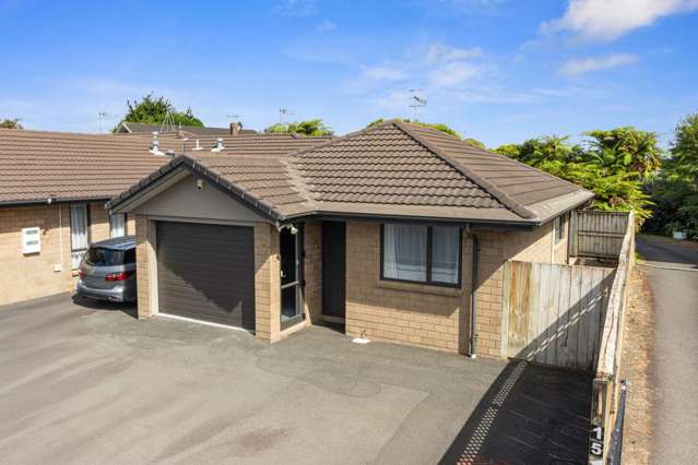 1/15 Albert Street Hamilton East_2