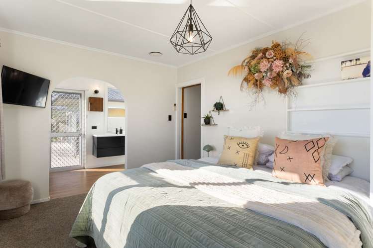 80 Robinson Road Rotoorangi_16
