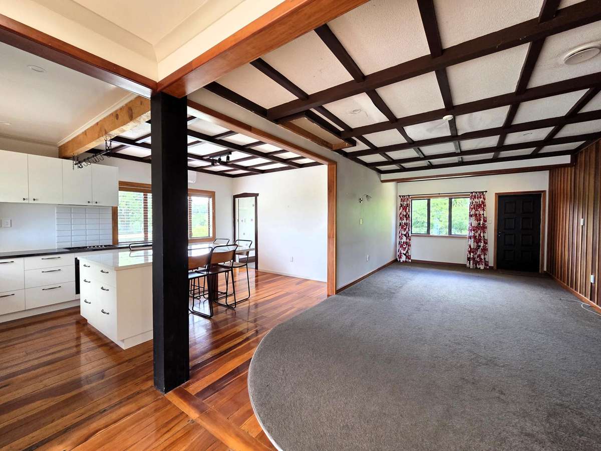 378 Notorious West Road_2