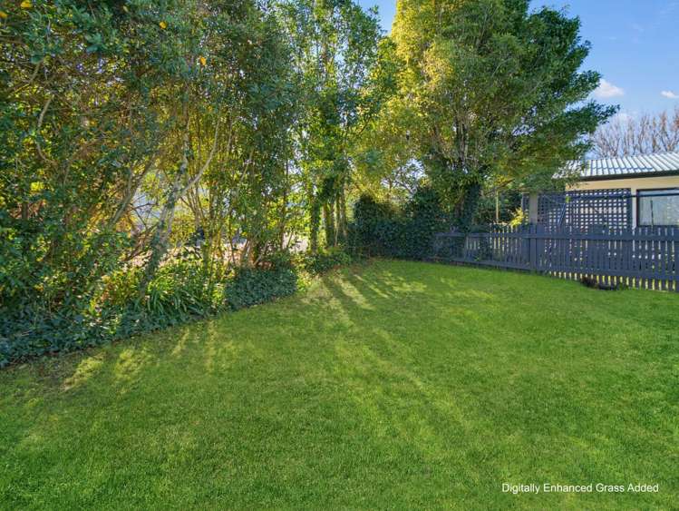 1100A Cunningham Crescent Mayfair_11