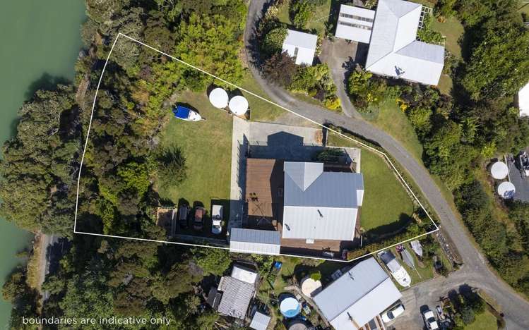 23 Lewer Street Whangaroa_32