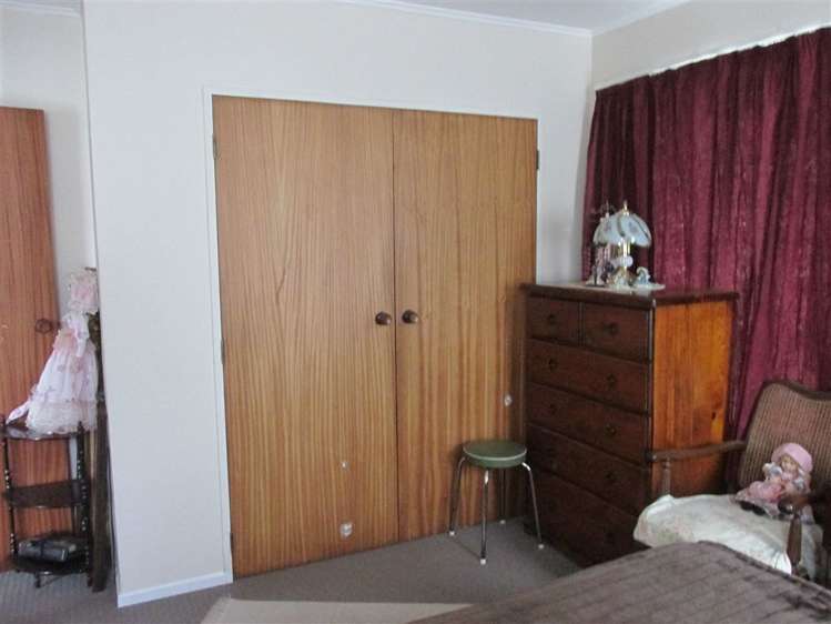 10 Kumeroa Grove Wainuiomata_11