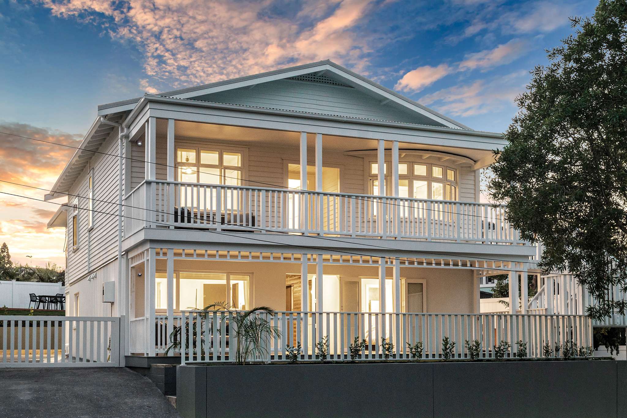 Bungalow reinvented as 9-bedroom showstopper