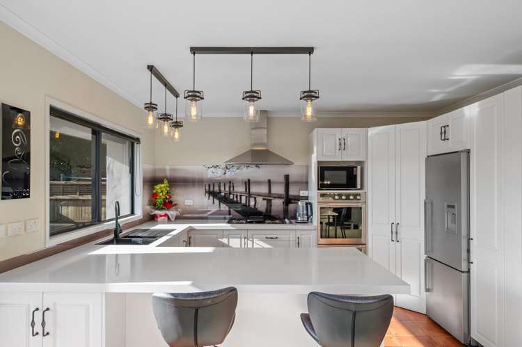 2 Holcombrooke Lane Welcome Bay_10