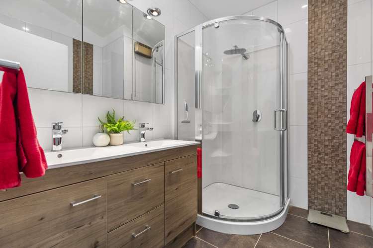 10 Tarata Street Matua_12