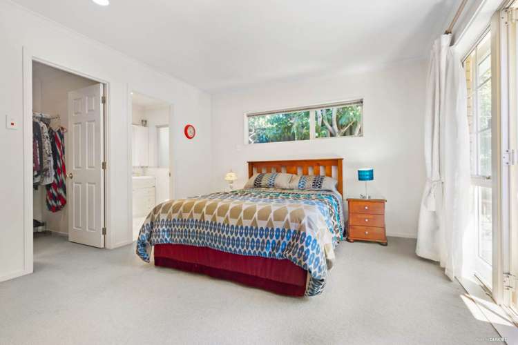 1b Wakeling Avenue Te Atatu South_10