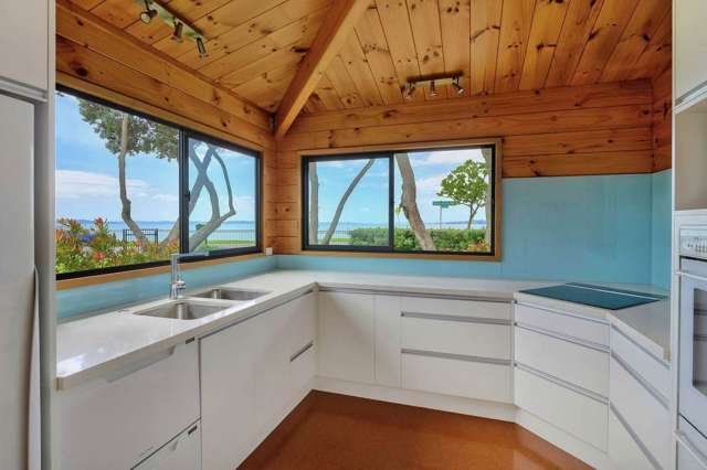 33 The Esplanade Eastern Beach_2