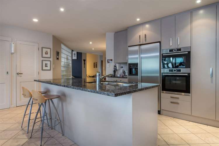 14 Hamana Street Narrow Neck_12