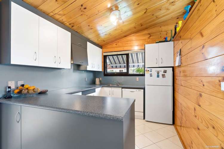 27 Tanglewood Place Cockle Bay_4