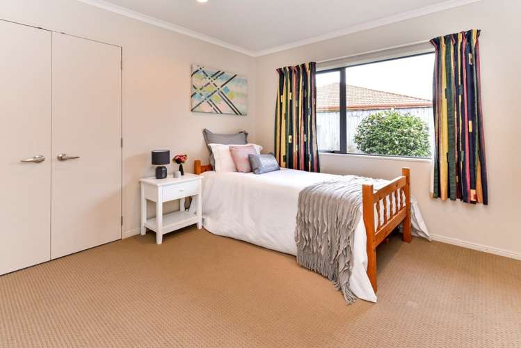 5 Belfry Place Wattle Downs_14