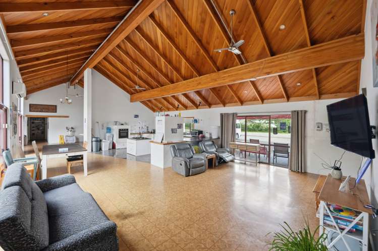 482 State Highway 16 Kumeu_12