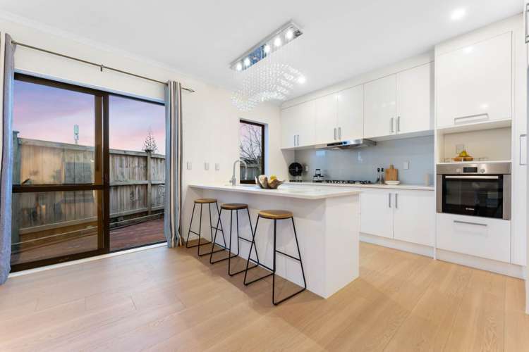 39 Bordeaux Parade Te Atatu South_7