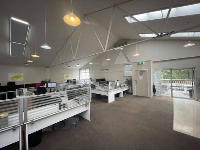 Character Penrose office with profile