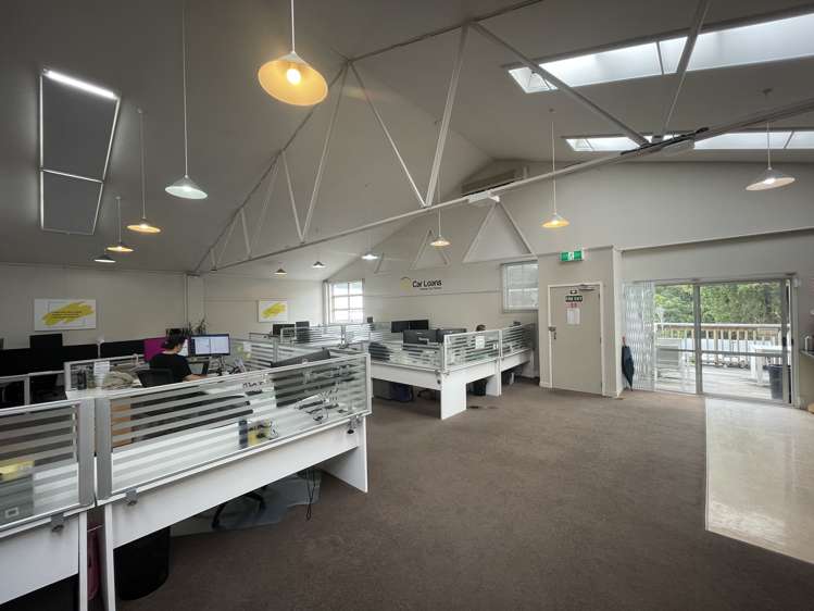 692 Great South Road_0