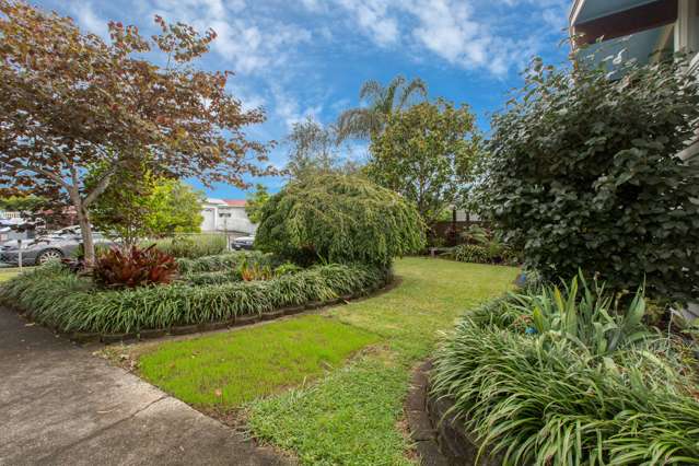 4 De Thiery Place Pakuranga Heights_2