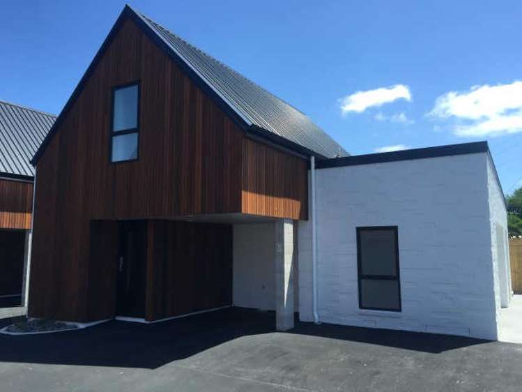 2/34 Blackburn Street_0