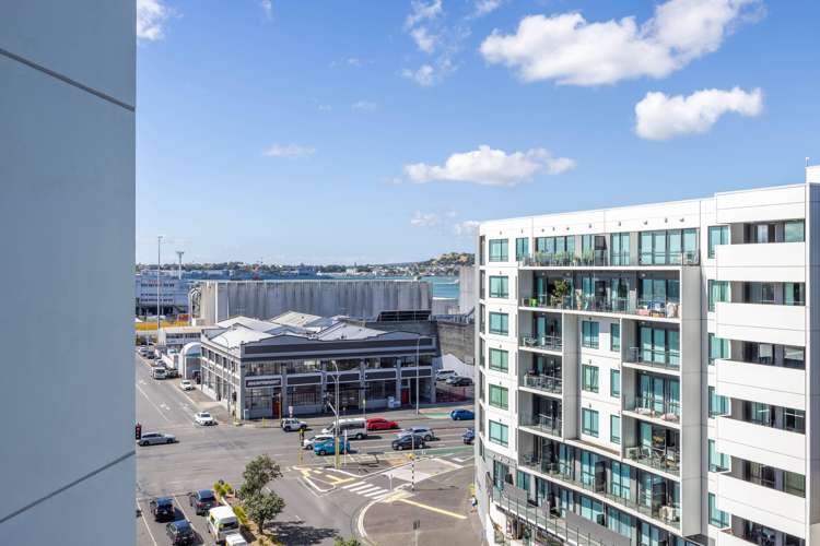 1014/30 Beach Road Auckland Central_14