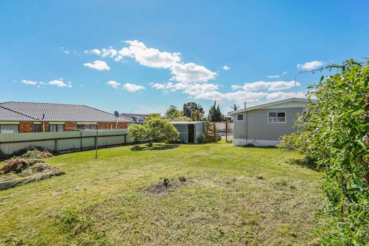 235 Edmonton Road Te Atatu South_10