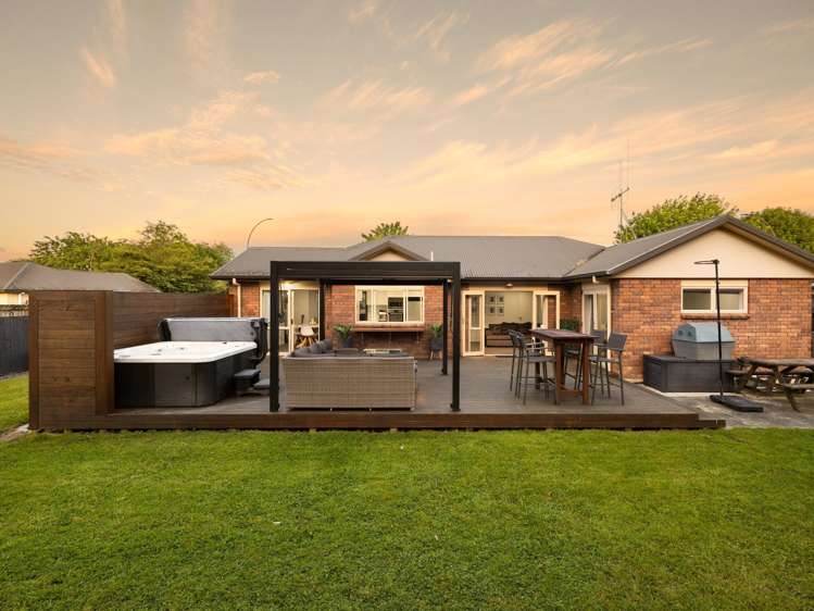 65 Wentworth Drive Rototuna North_1