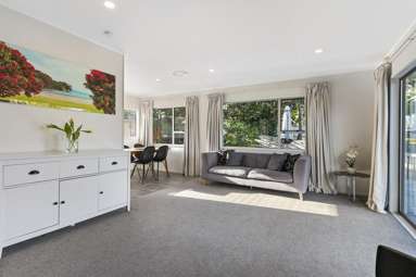 2/63 John Downs Drive_1